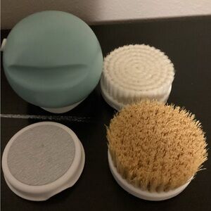 Facial Cleansing Brush Set with Interchangeable Heads